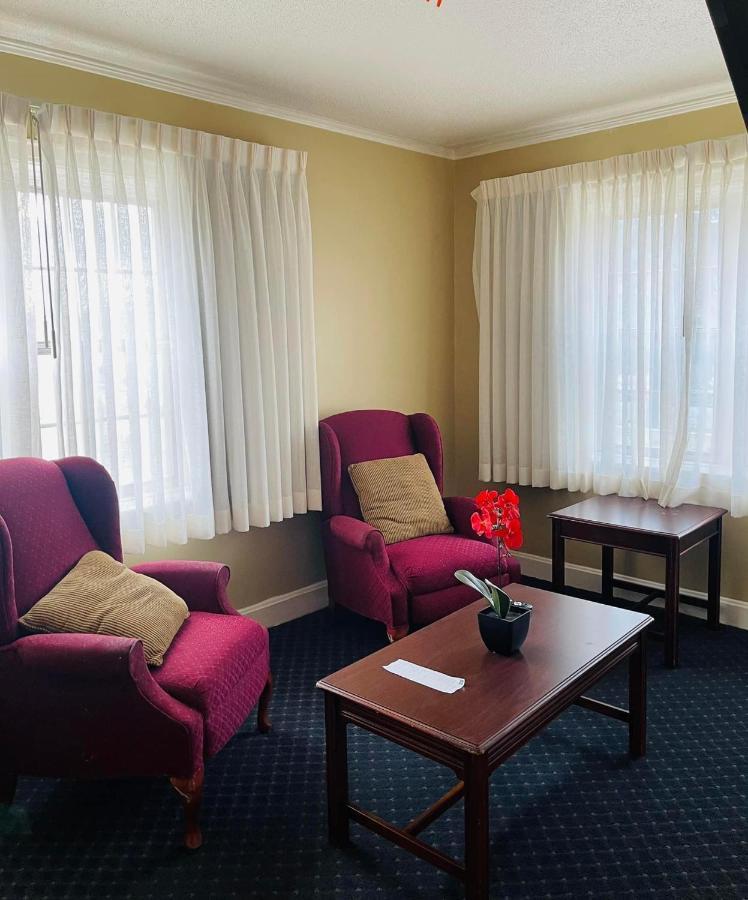 Senate Suites Extended Stay Hotel Topeka Eksteriør billede