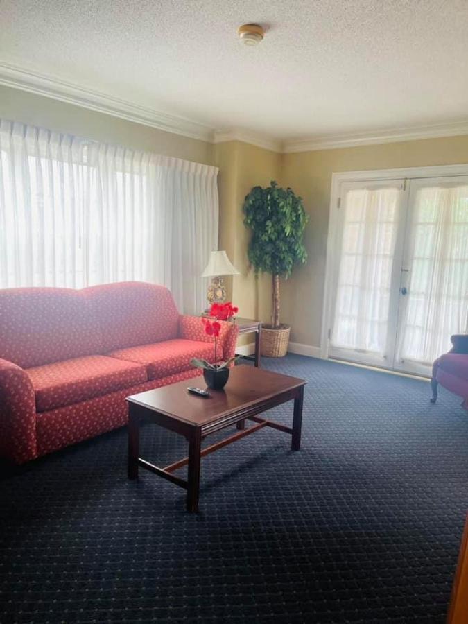 Senate Suites Extended Stay Hotel Topeka Eksteriør billede
