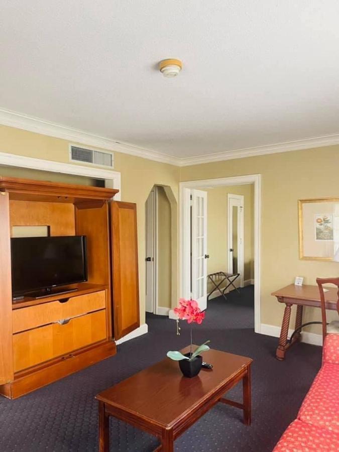 Senate Suites Extended Stay Hotel Topeka Eksteriør billede
