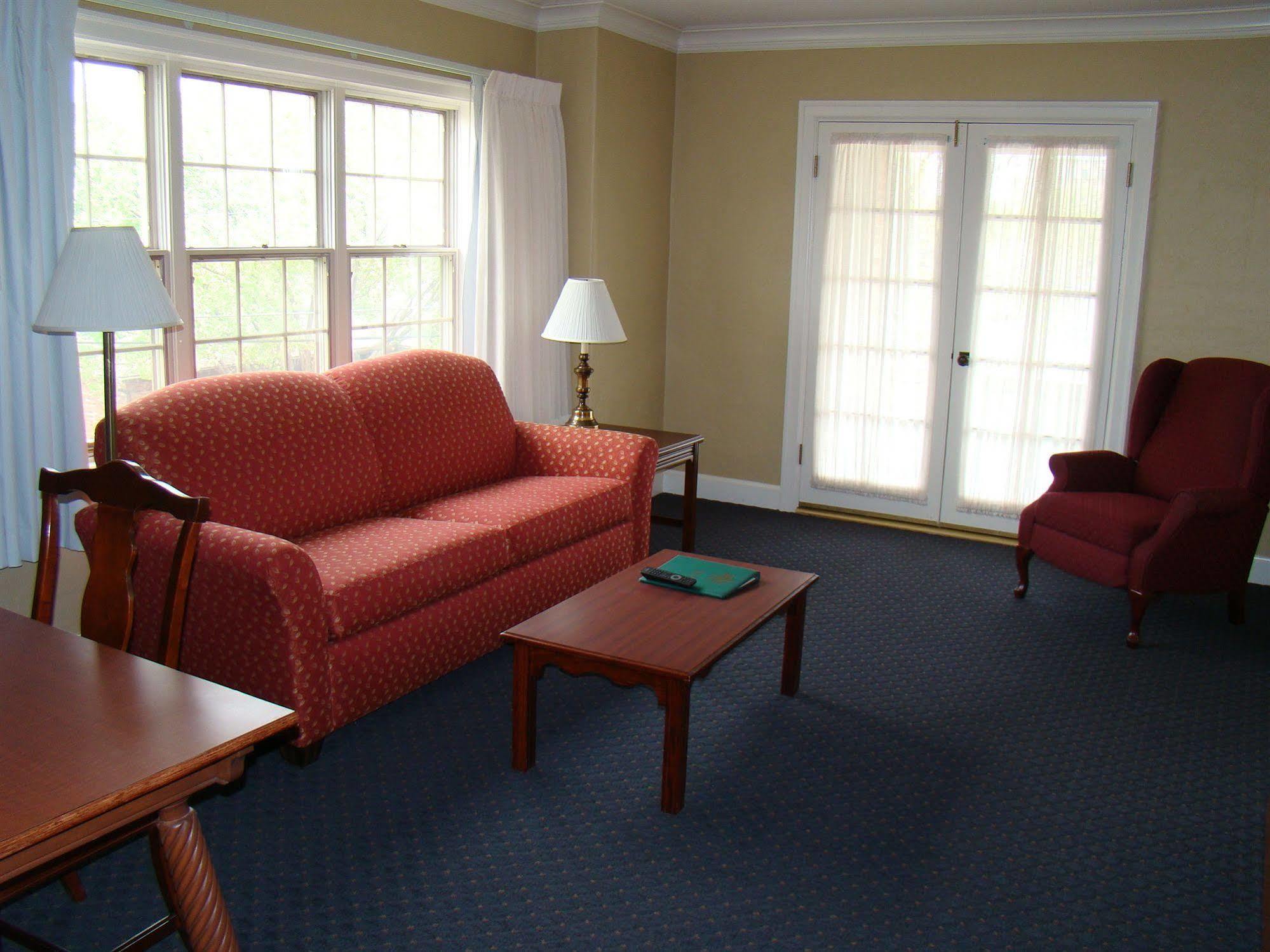 Senate Suites Extended Stay Hotel Topeka Eksteriør billede