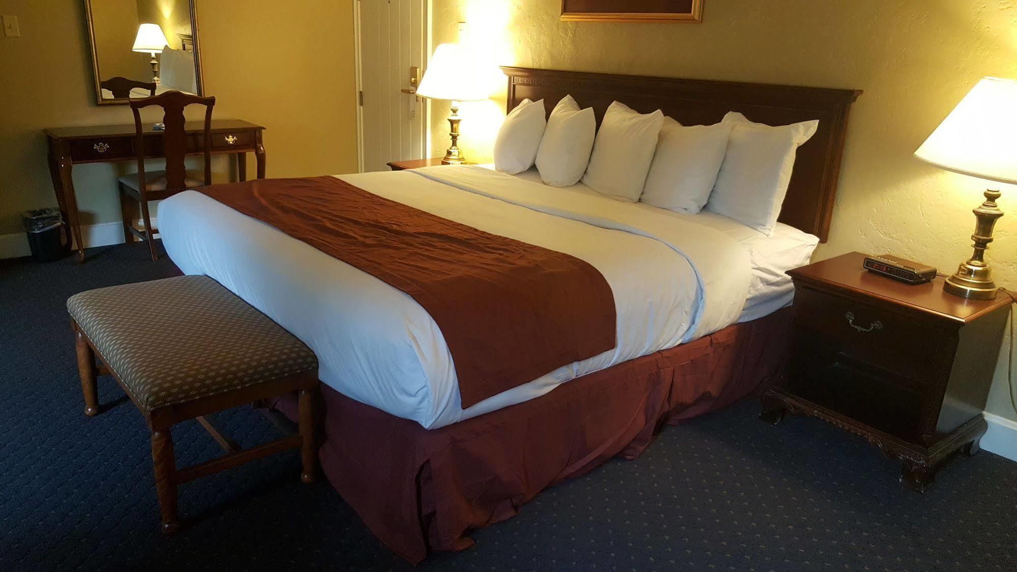 Senate Suites Extended Stay Hotel Topeka Eksteriør billede