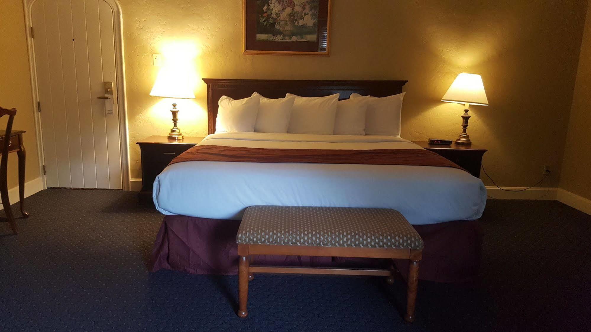 Senate Suites Extended Stay Hotel Topeka Eksteriør billede
