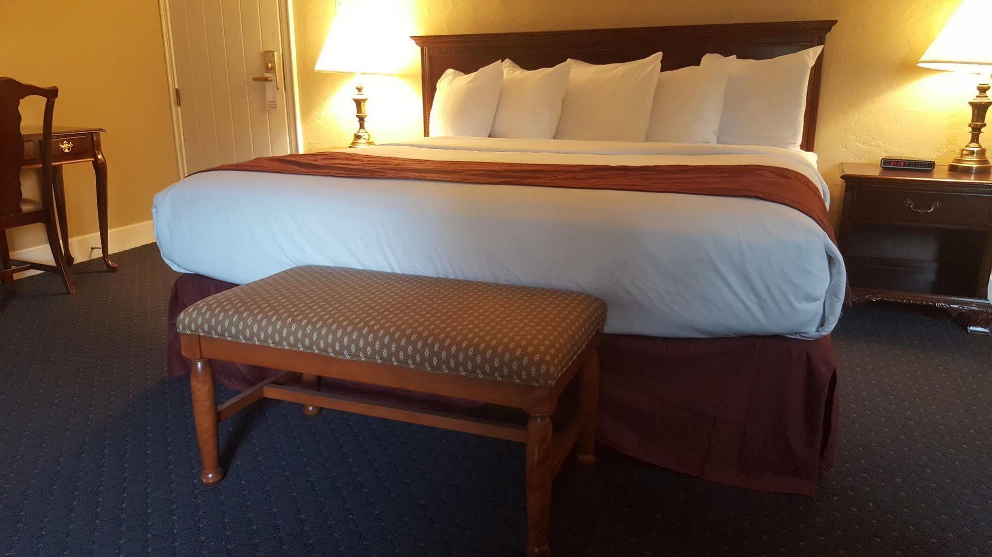 Senate Suites Extended Stay Hotel Topeka Eksteriør billede