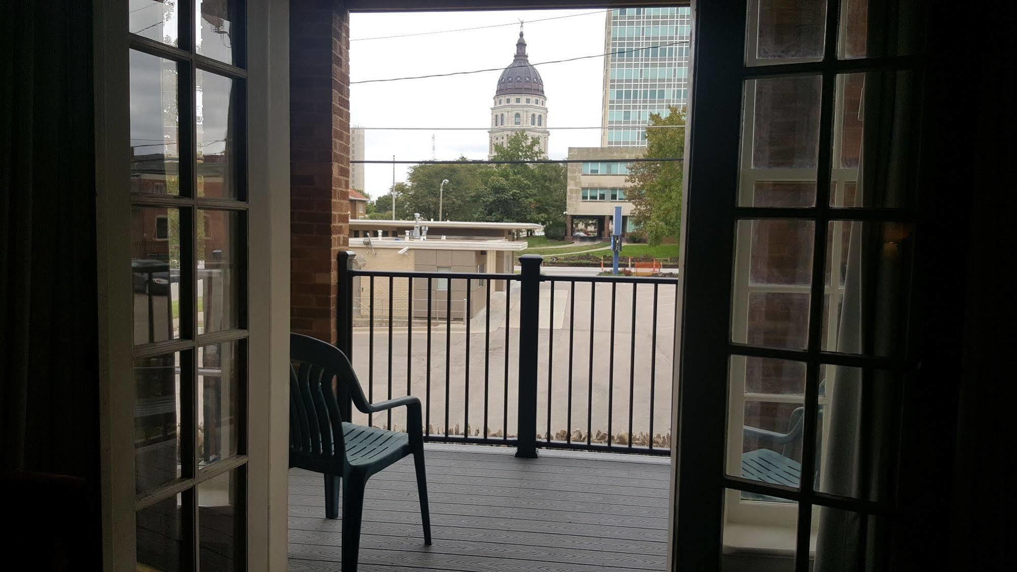 Senate Suites Extended Stay Hotel Topeka Eksteriør billede